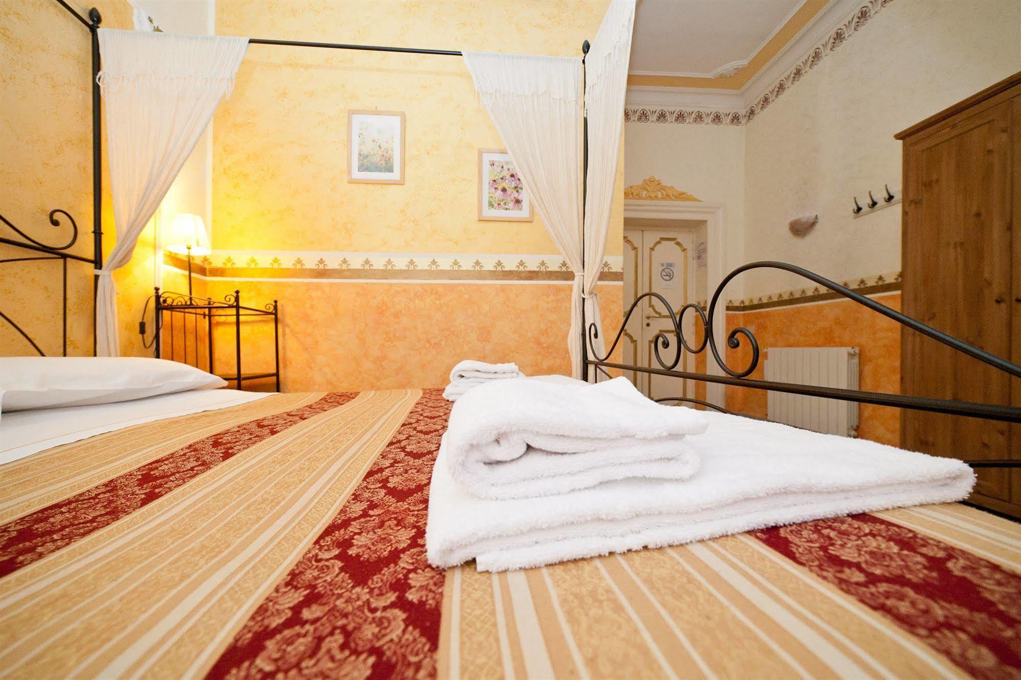 Baldassini Suites Roma Ngoại thất bức ảnh